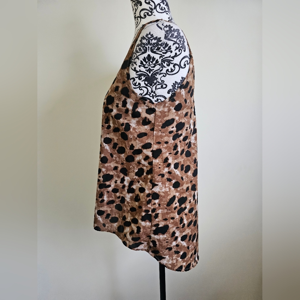 Edge Leopard Print High/Low Keyhole Tank - Picture 5 of 12